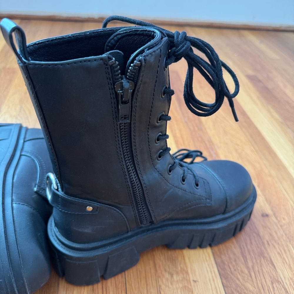 Current Mood ‘Everyone’s A Critic’ Black zipper Combat Boots 8 - Picture 9 of 12
